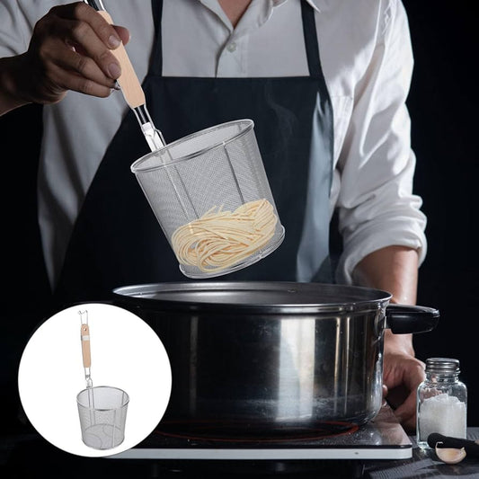 Pasta strainer stainless steel S/S with long wood handle - Hauteur 13 cm, diameter 12.5cm (71739)